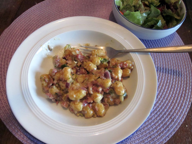 Gnocchi with cream and bacon